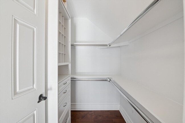 Building Photo - 934 W Huron St