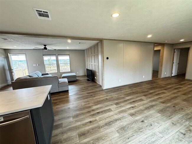 Building Photo - 191 Holly Pond