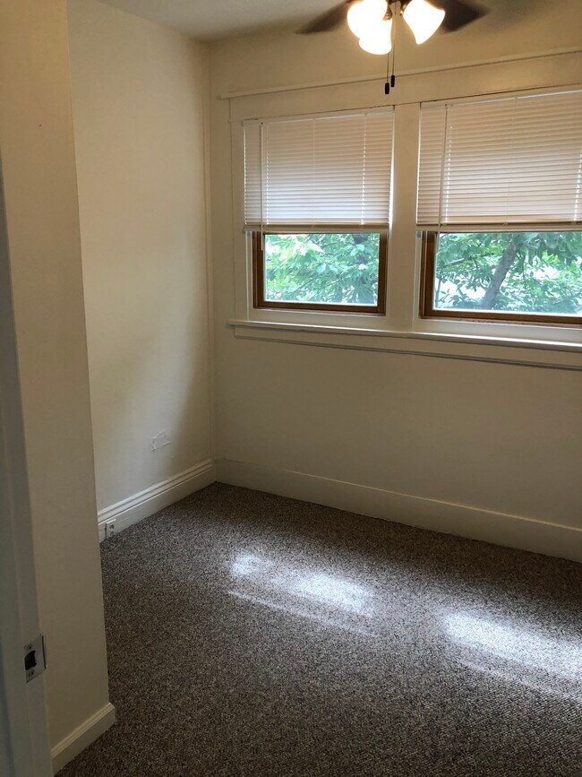 Bedroom #3 - Small - 517 Iowa Ave
