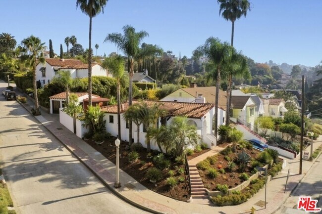 Building Photo - 2634 Lakewood Ave N