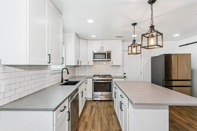 Building Photo - 470 Brian Cir