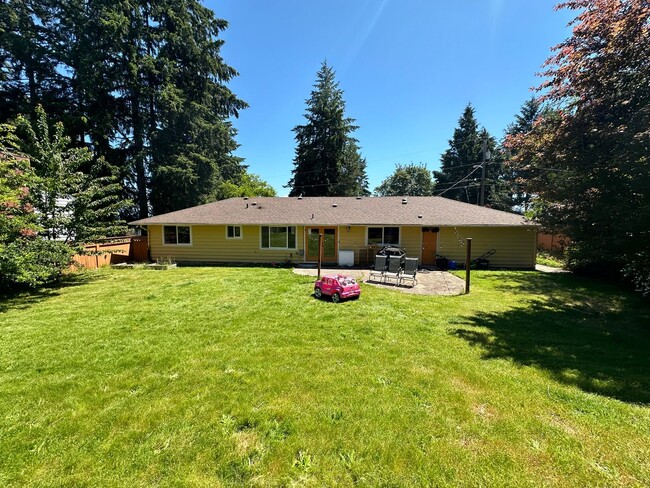 Building Photo - Bellevue Home