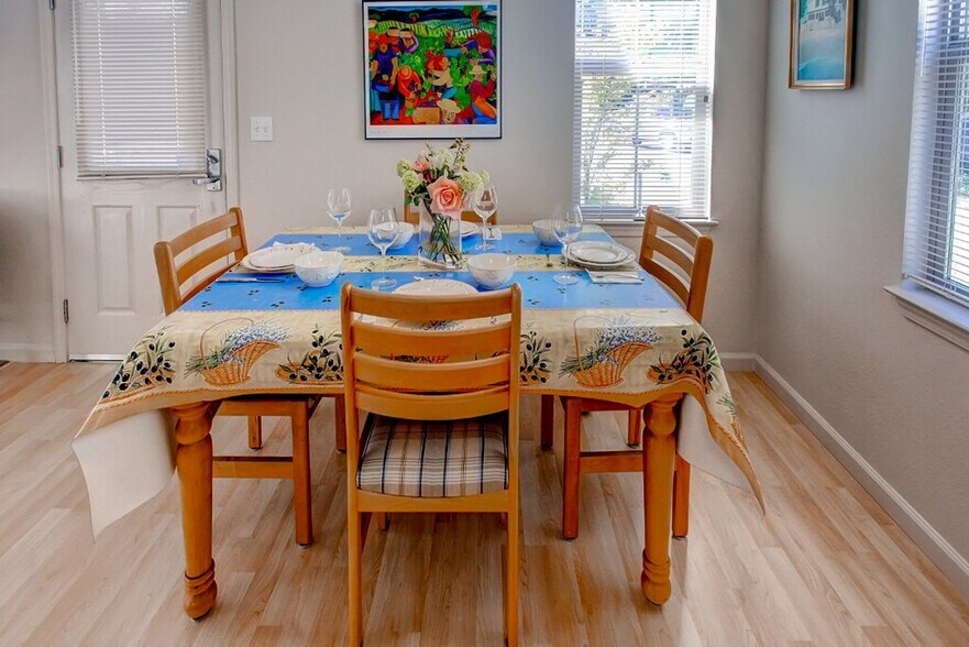 Building Photo - 29 Giacomini Rd