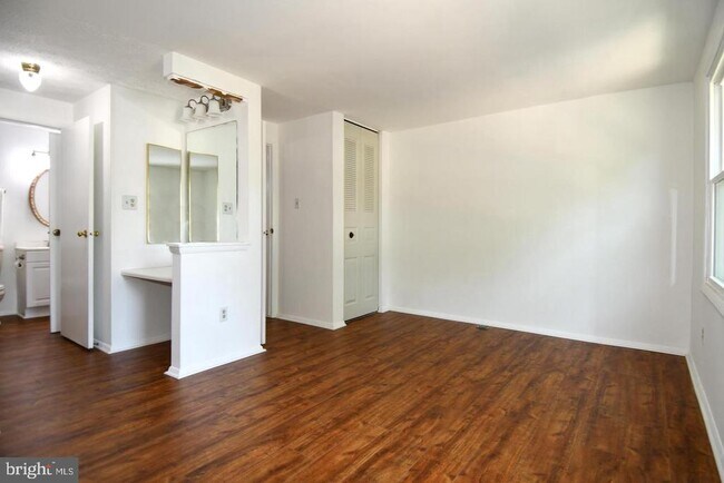 Building Photo - 8335 Windfall Rd
