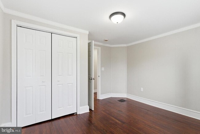 Building Photo - 520 S Kent St