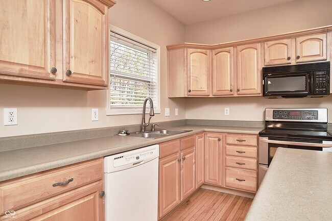 Building Photo - 11202 Timberview Dr