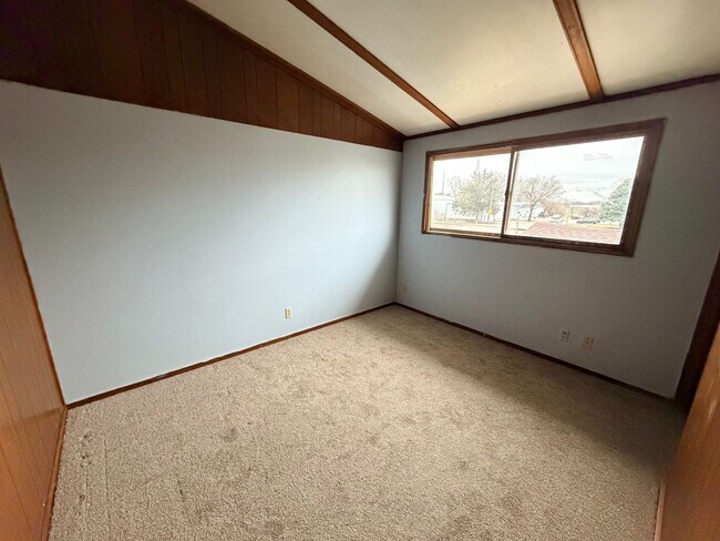 Building Photo - MadKooy-425 W 27th - New