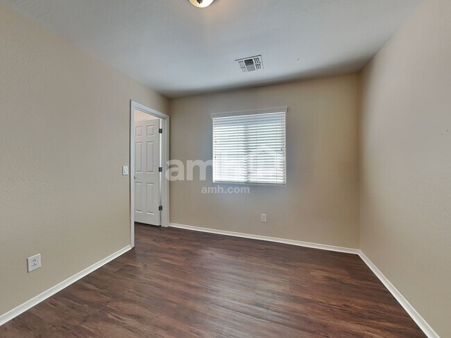 Building Photo - 14241 W Port Royale Ln