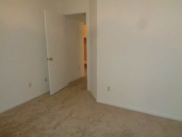 Building Photo - 1055 Ambrosden Ln