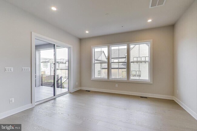 Building Photo - 6921 Renita Ln