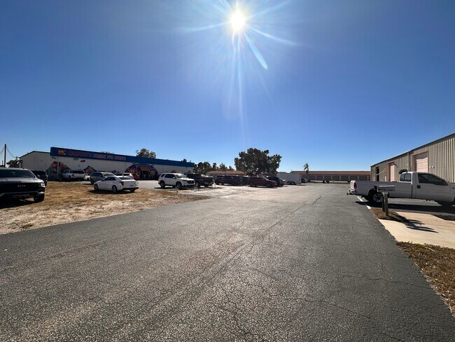 Building Photo - 620 NE 15th Ave