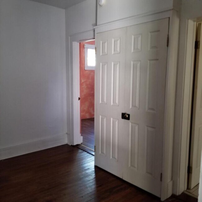 Building Photo - 2424 Birch Ave