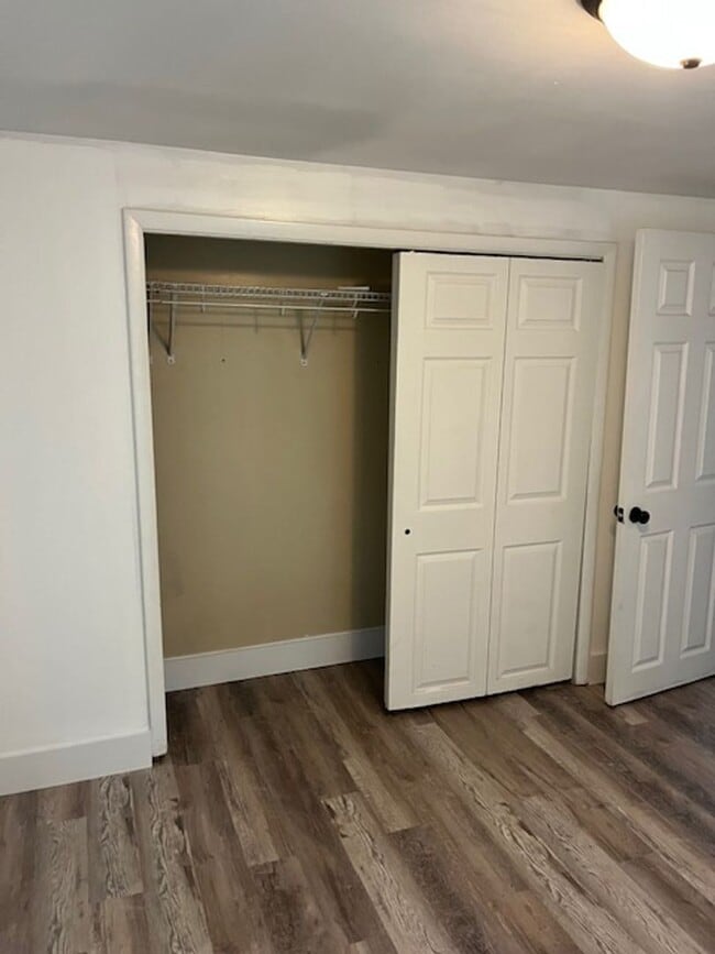 Building Photo - Charming 2-Bedroom Home Near Switchyard Pa...