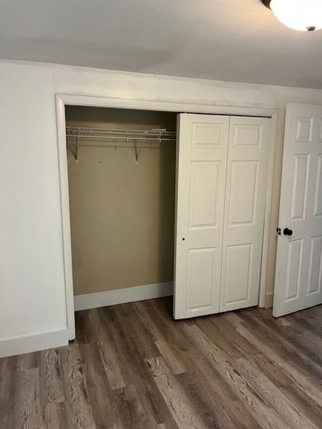 Building Photo - Charming 2-Bedroom Home Near Switchyard Park – Available August!