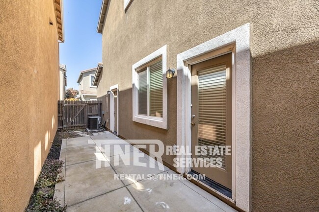 Building Photo - Beautiful North Natomas Home