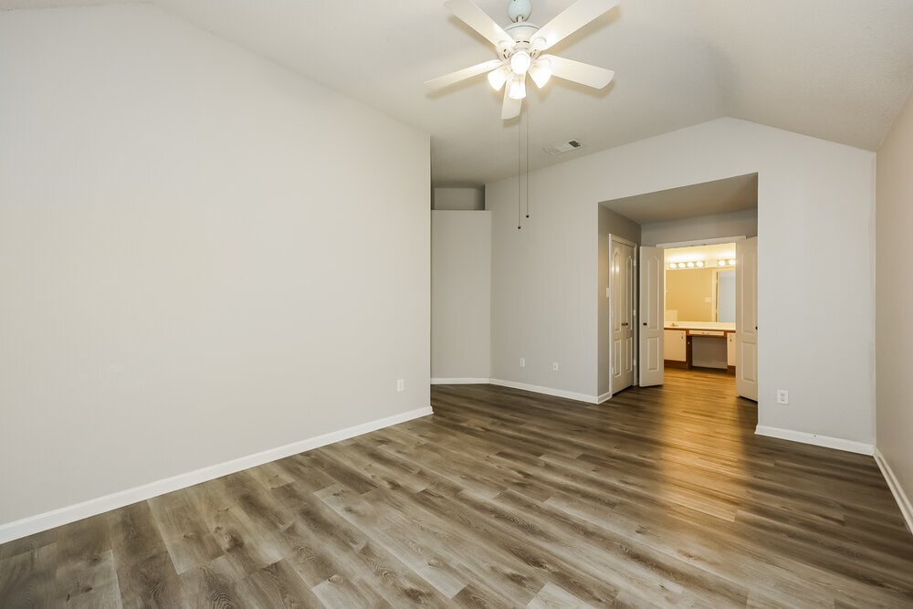 Building Photo - 5017 Eastcreek Dr