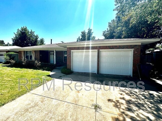 Building Photo - 2136 Carlton Way