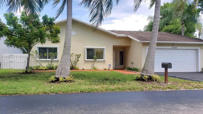 Building Photo - 10123 SW 145th Ct