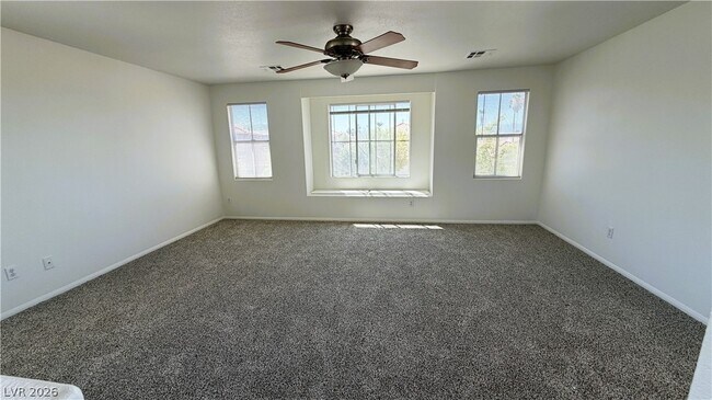 Building Photo - 2424 Predera Ave