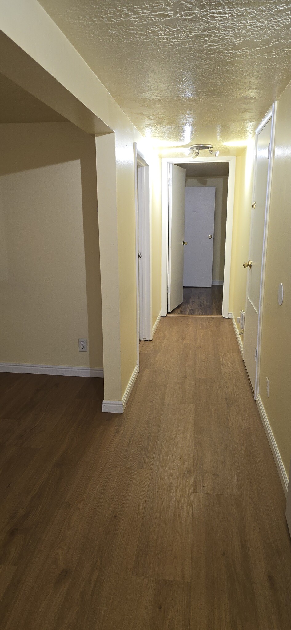 Building Photo - 1057 S 900 E