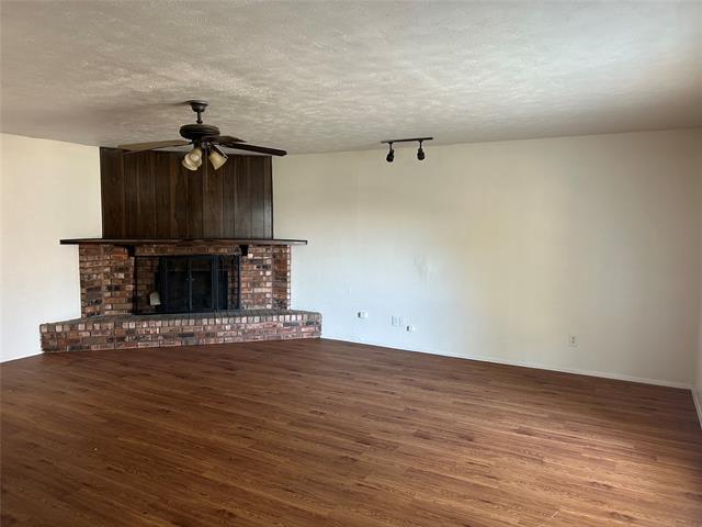 Building Photo - 1826 Legend Dr