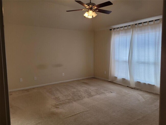 Building Photo - 6619 Halcyon Days Dr