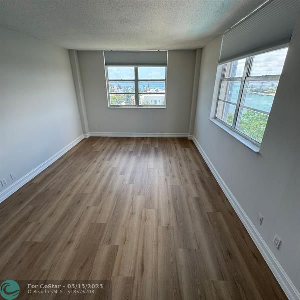 Building Photo - 1455 N Treasure Dr
