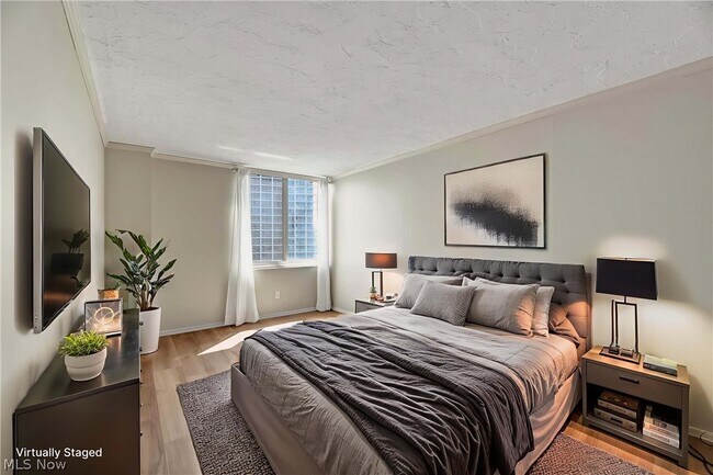 Building Photo - 12900 Lake Ave