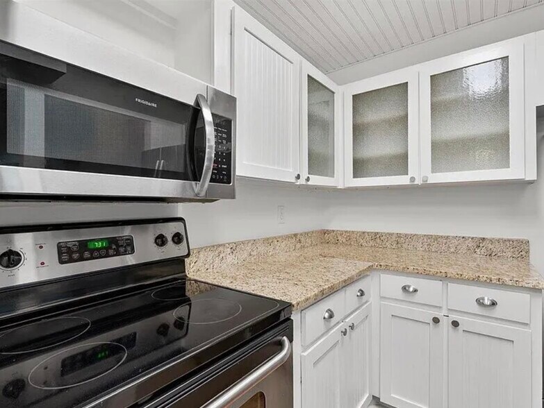 Building Photo - 19 Alcira Ct