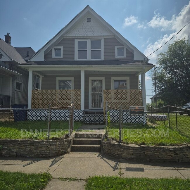 Primary Photo - 2416 Lawton Ave