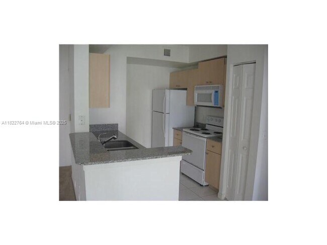 Building Photo - 2544 Centergate Dr
