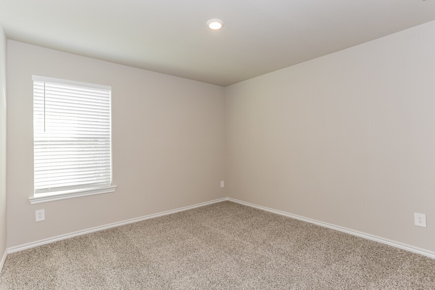 Building Photo - 8448 Hollymead Ln