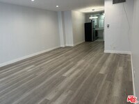 Building Photo - 326 S Serrano Ave