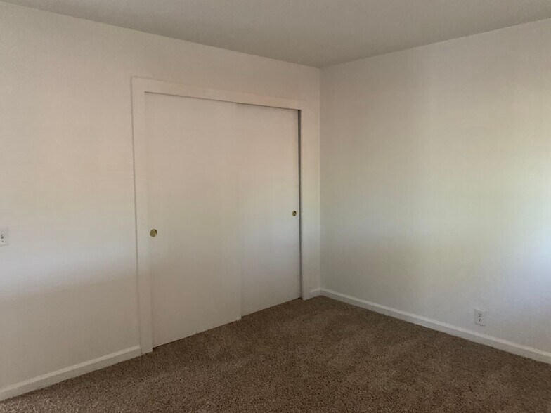 Building Photo - 4258 Howard Cir