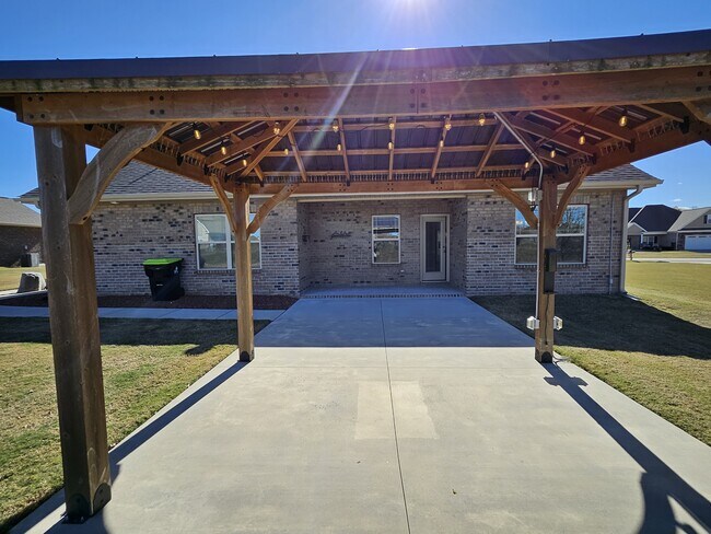 Building Photo - 112 Mergini Dr