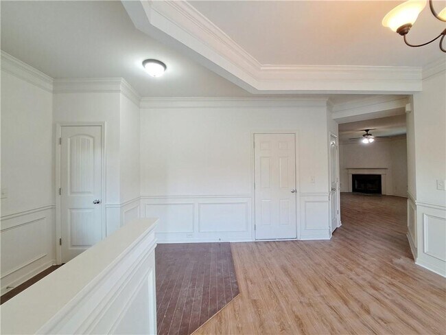 Building Photo - 867 Pine Ln