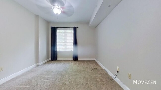 Building Photo - 300 W 5th St