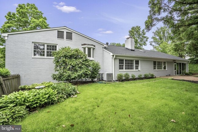 Building Photo - 7203 Marine Dr