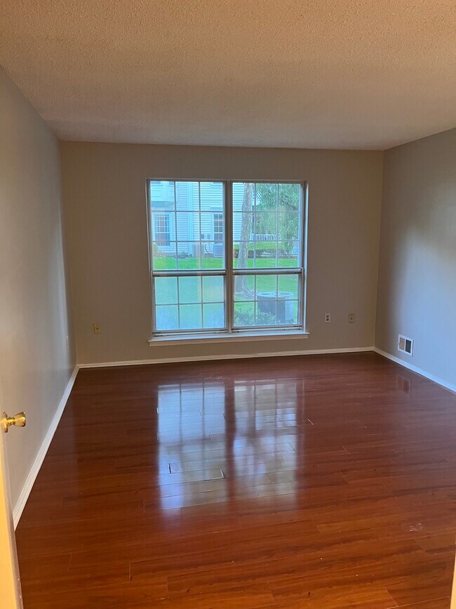 Building Photo - 27 Lindsey Ct