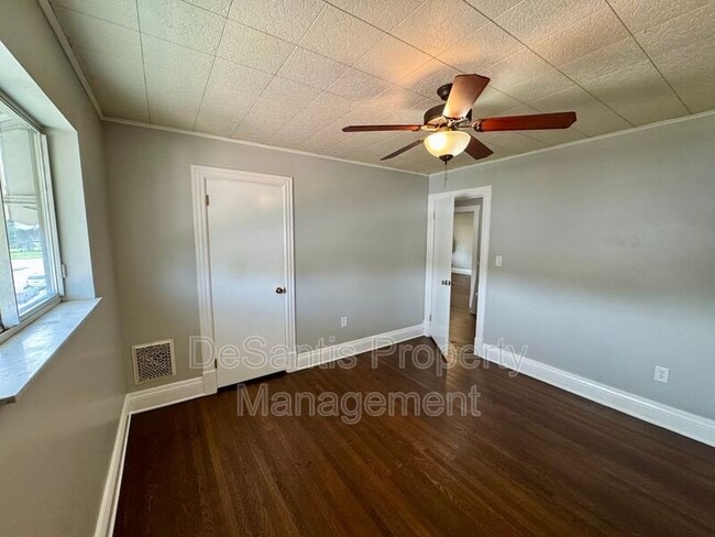 Building Photo - 227 5th Ave