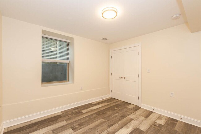 Building Photo - 29 1st St