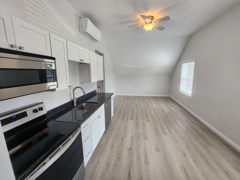 kitchen/ living room - 14 Oak St