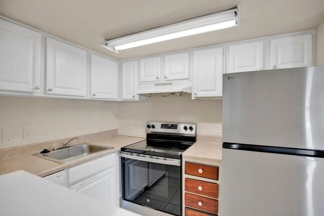 Building Photo - 2507 N Alafaya Trail