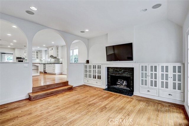 Building Photo - 532 25th St