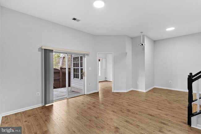 Building Photo - 13584 Cedar Run Ln