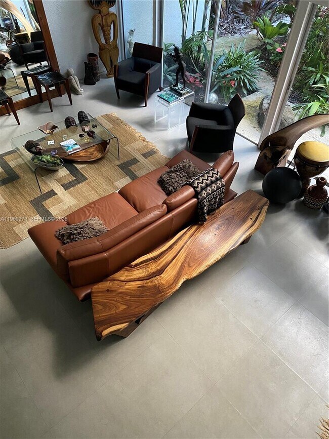 Building Photo - 2485 Inagua Ave