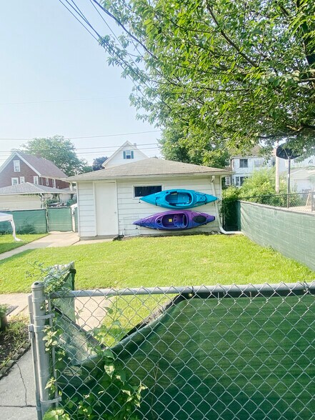 Building Photo - 3663A E Munkwitz Ave