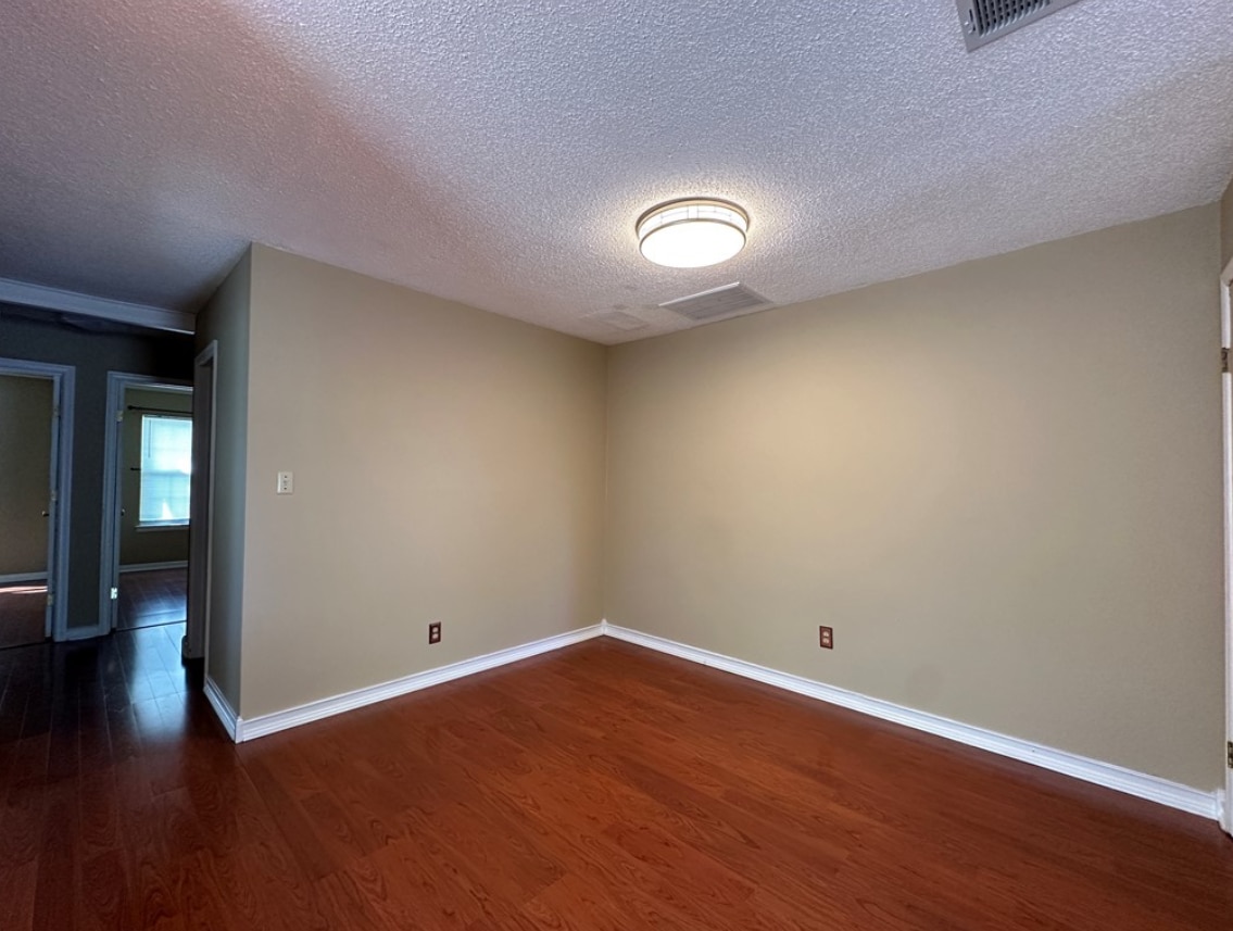 Building Photo - 3990 Roebling Ln