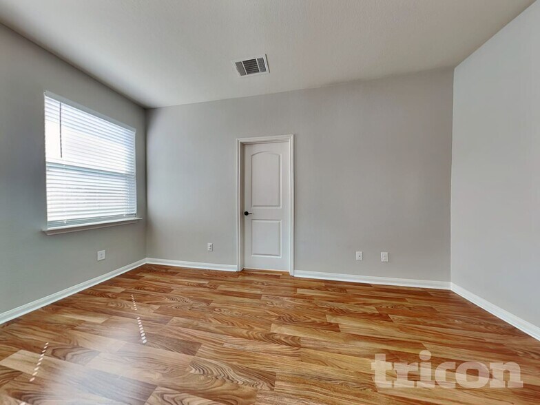 Building Photo - 1477 Treeta Trail