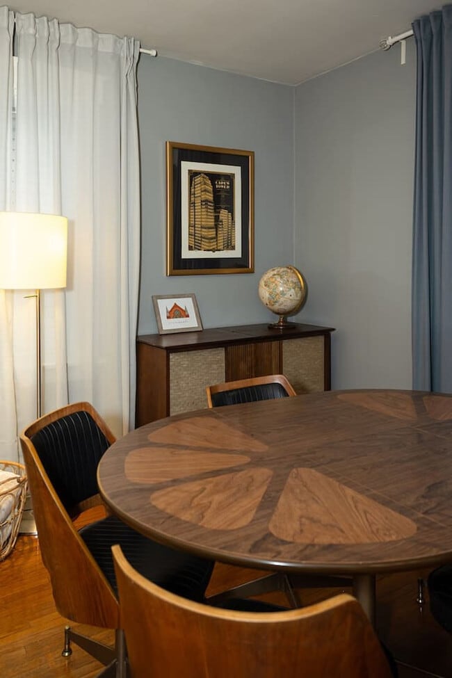 Building Photo - 3935 Oak Park Pl